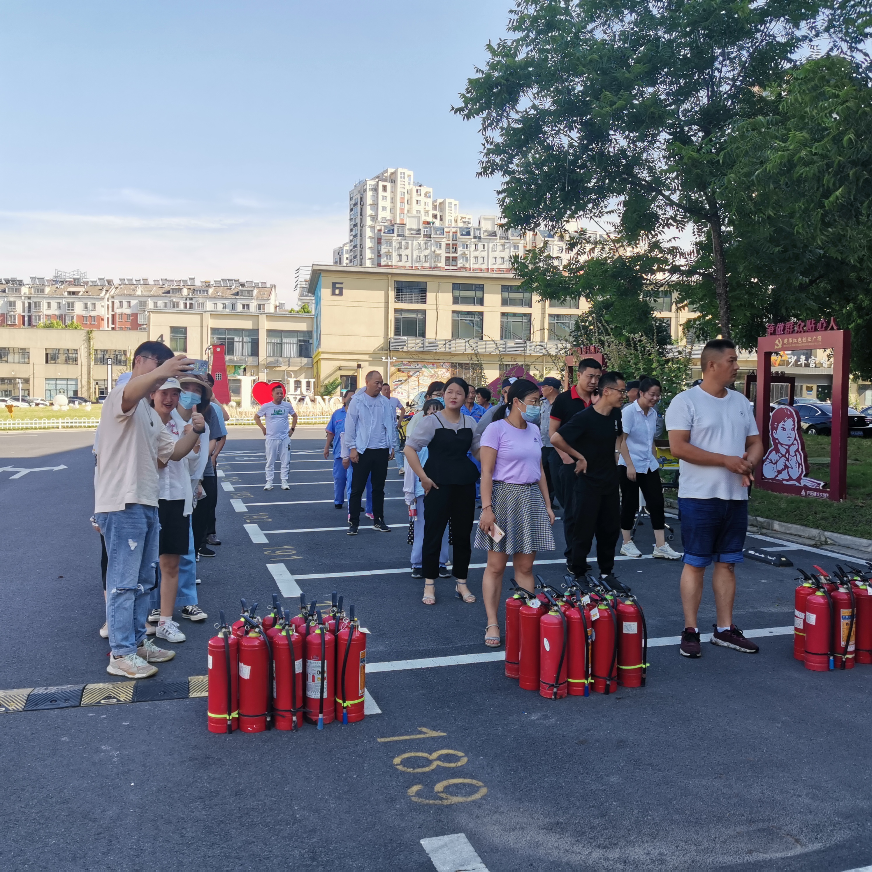 “勤抓演练，常驻清静”庐阳88858cc永利官网文创园开展消防演习运动