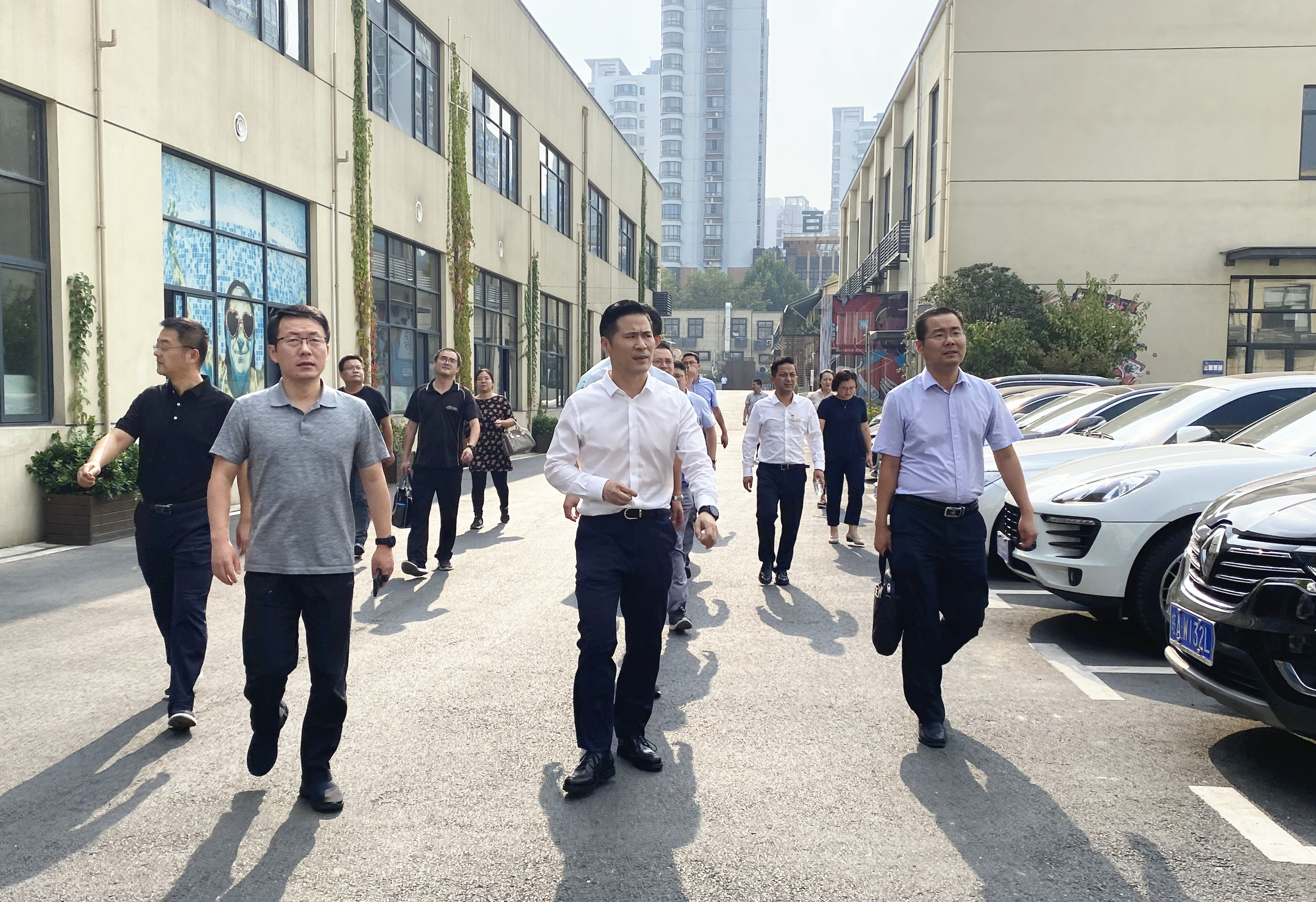 庐阳区委副书记、区长陈伟一行 莅临庐阳88858cc永利官网文创园调研