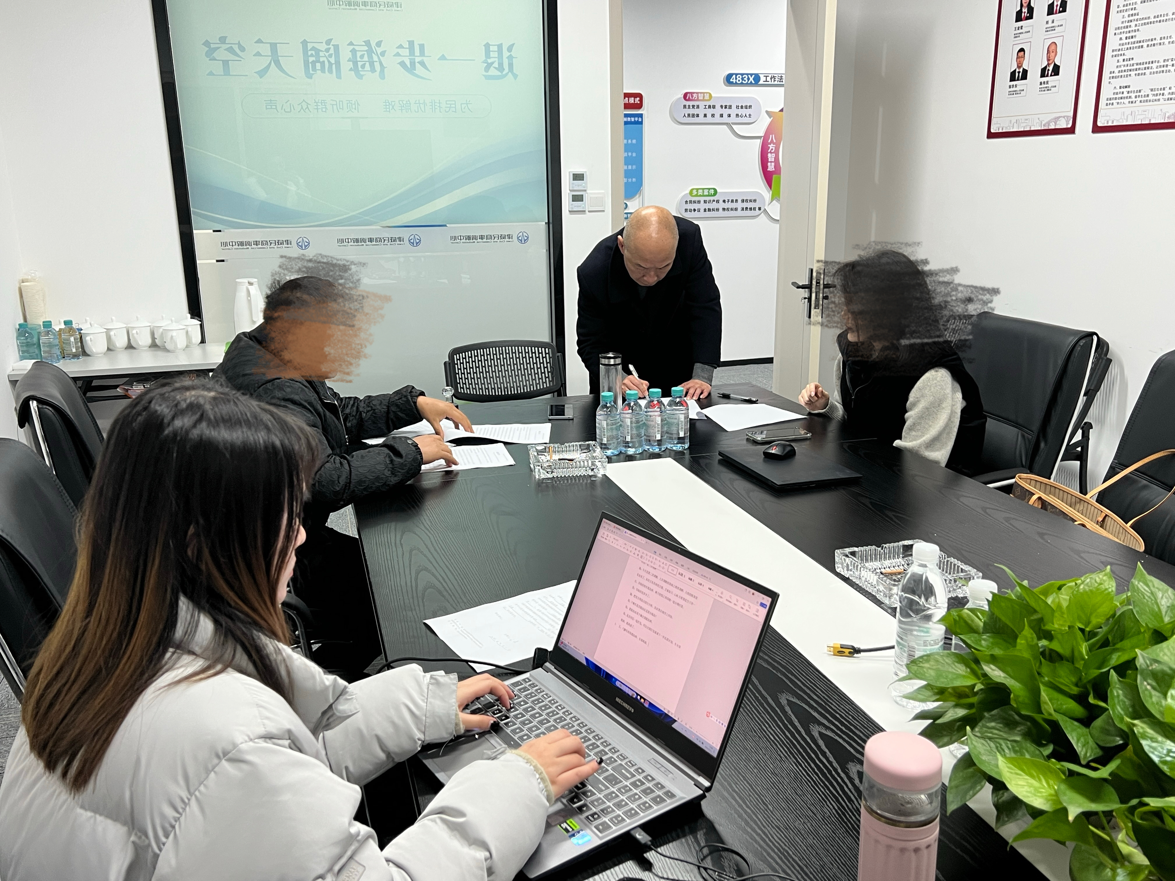 佳节将至不懈怠，高效解纷迎新春