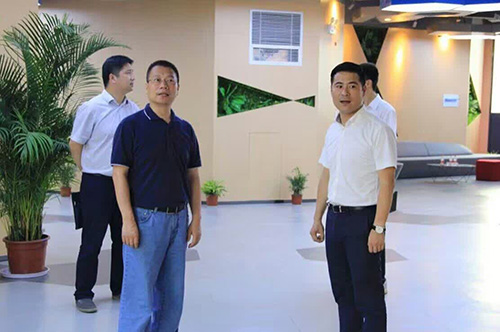 20160818拱墅区委常委、组织部李炜莅临杭州88858cc永利官网文创集团总部调研指导 (3).jpg