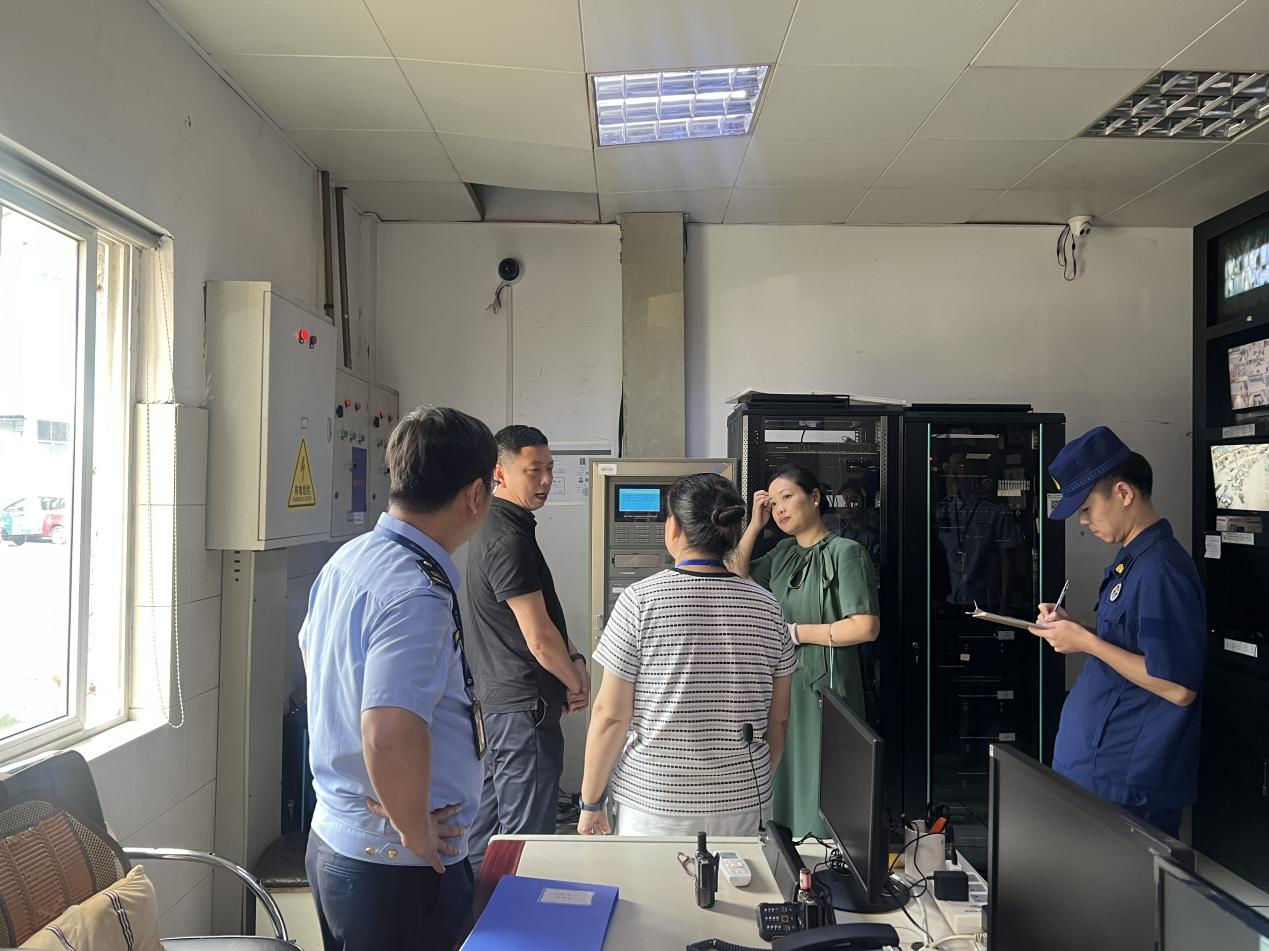 绷紧清静弦，喜迎国庆节——大关街道深入钱江商城开展节前检查