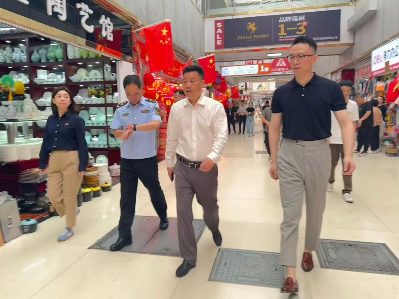 沈建设副区长一行赴钱江商城开展节前消防清静与谋划治理事情检查指导
