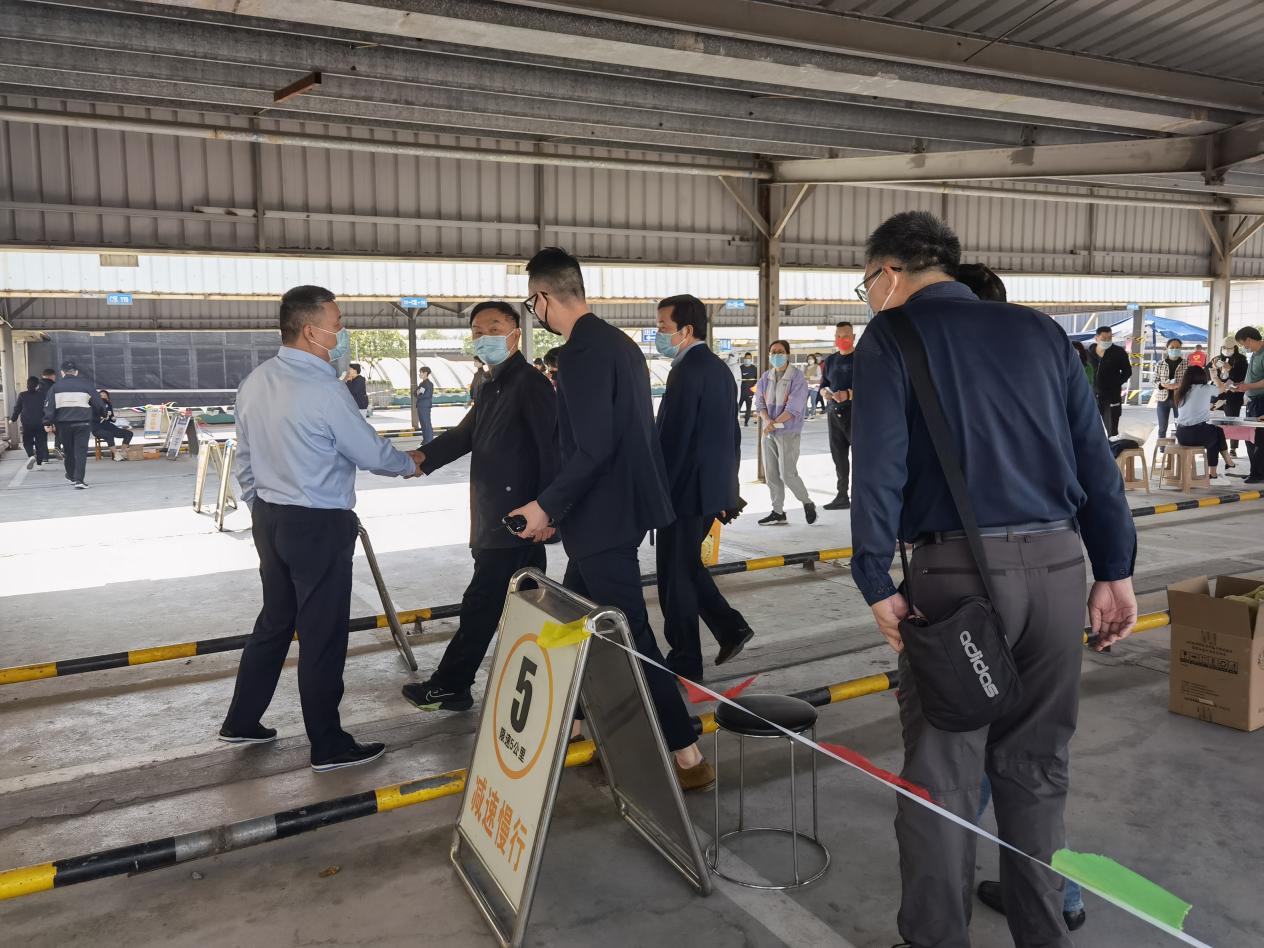 区人大常委孙剑甫一行向导莅临钱江商城