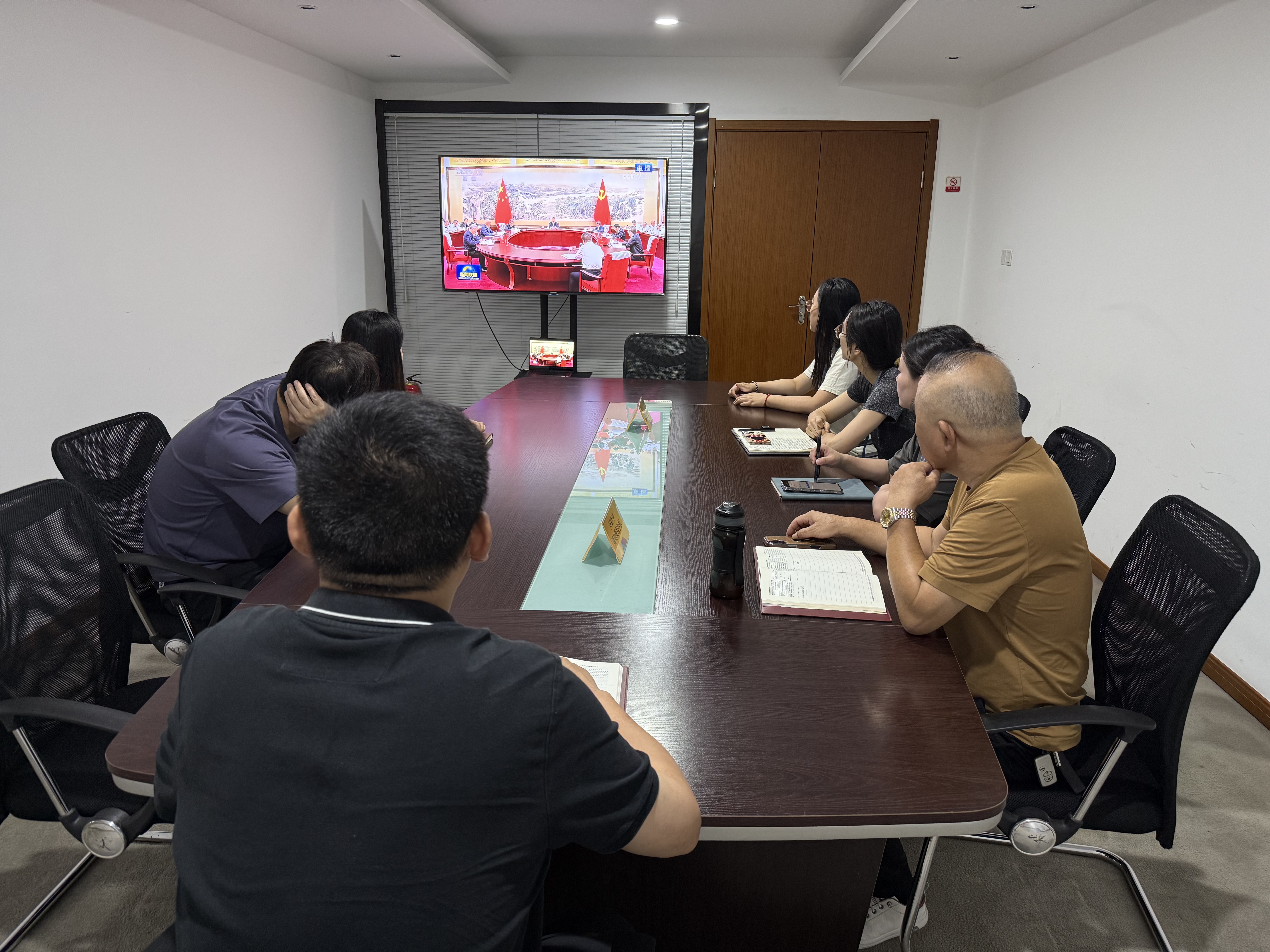 水晶城党支部开展7月党员牢靠运动